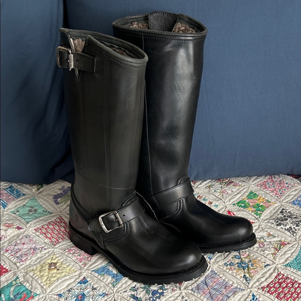 Frye black rubber shearling lined boots